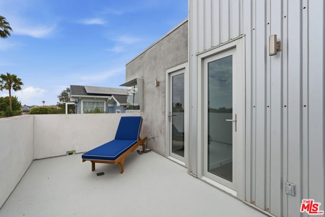 512 Irena Avenue, Redondo Beach, California 90277, 5 Bedrooms Bedrooms, 0 ,3 BathroomsBathrooms,Residential,For Sale,Irena,0,26860787