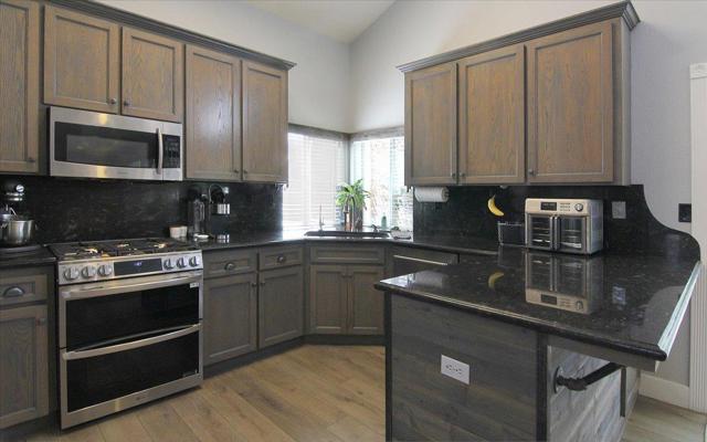 2155 Beachwood Court, Hollister CA: https://media.crmls.org/mediaz/fdafb5e9-1c28-4a46-a4dd-c734f53e8ad6.jpg