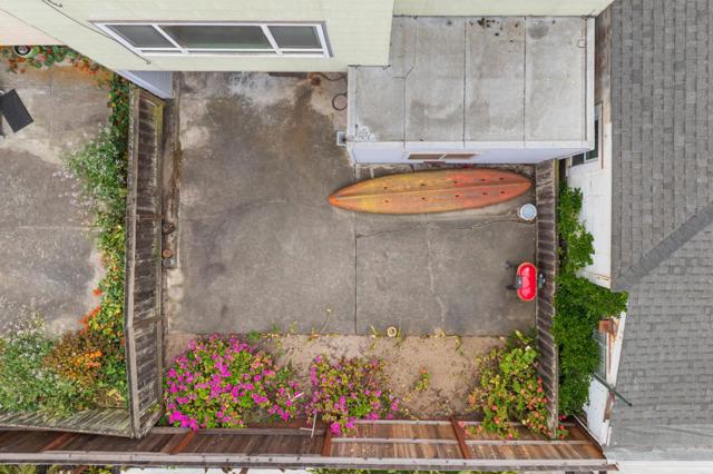 4532 Irving Street, San Francisco CA: https://media.crmls.org/mediaz/fdafe1d9-8427-4af1-973c-66fa7bec9a99.jpg