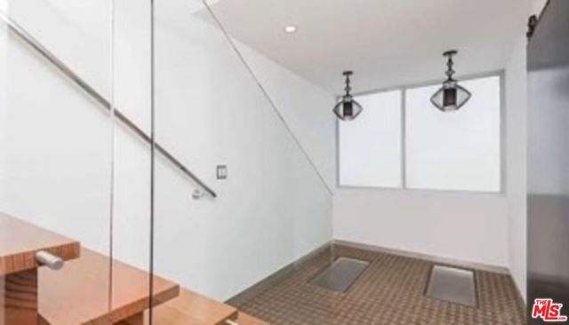 122 Mildred Avenue, Venice CA: https://media.crmls.org/mediaz/fdb0720f-9b33-4adf-982c-bc2dc2552629.jpg