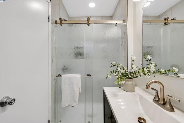 5266 Troy Ave, Fremont CA: https://media.crmls.org/mediaz/fdb0eb5c-6c73-4089-94c4-8a7b4fc0bc91.jpg