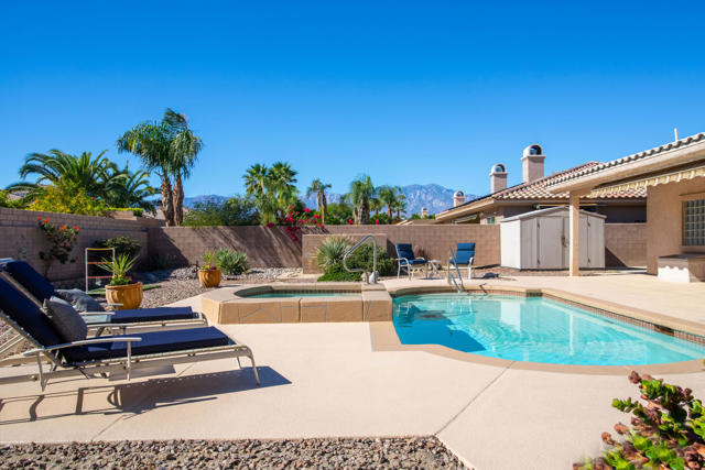 74119 Academy Lane E, Palm Desert, CA 92211