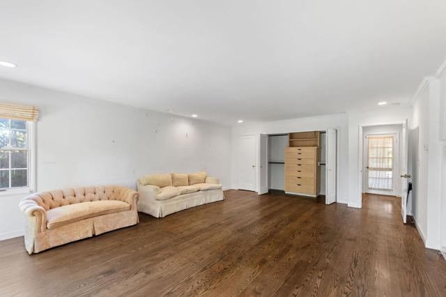 680 Fairway Circle, Hillsborough CA: https://media.crmls.org/mediaz/fdb1e32e-fc24-49ae-835d-a673c8d0ce69.jpg