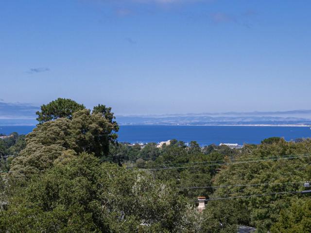 156 Mar Vista Drive, Monterey CA: https://media.crmls.org/mediaz/fdb27bbd-7580-484c-8bd2-e943a2780205.jpg