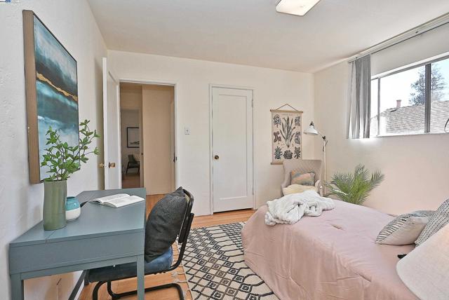 2081 Strang Ave, San Leandro CA: https://media.crmls.org/mediaz/fdb35cc3-fa6f-474e-9723-8b2a53a986c4.jpg