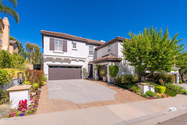 976 Blackbourne, Oak Park CA: https://media.crmls.org/mediaz/fdb3d5dc-1ff4-4d3e-bbc6-9a40d8d2d8d9.jpg