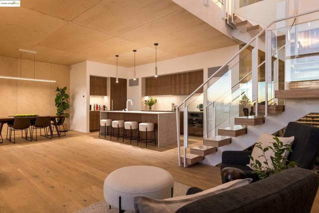 1136 Keith Ave, Berkeley CA: https://media.crmls.org/mediaz/fdb48646-4673-4a6a-892f-472efc86e86a.jpg