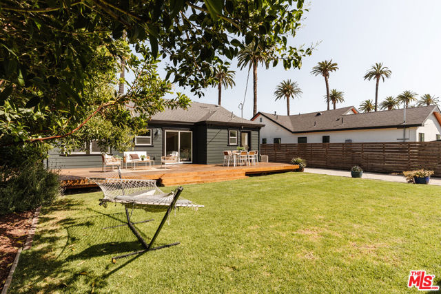 2709 S Harcourt Avenue, Los Angeles CA: https://media.crmls.org/mediaz/fdb52ce4-f4a7-4f6a-b8df-999775f94911.jpg