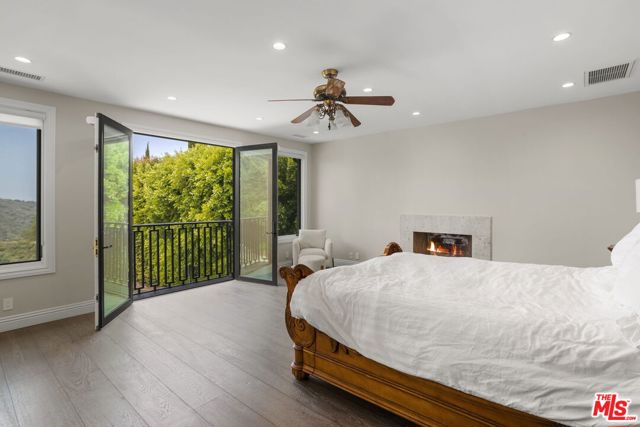 15515 Collina Strada, Los Angeles CA: https://media.crmls.org/mediaz/fdb5bb93-13a4-4c88-9636-214dce4ffecf.jpg