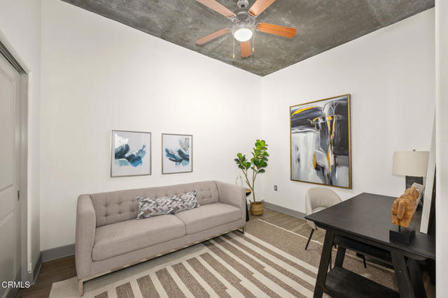 840 E Green Street, Pasadena CA: https://media.crmls.org/mediaz/fdb64e1d-e2b2-412d-abdd-871785a12286.jpg