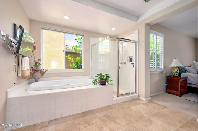 4566 Bluewood Court, Moorpark CA: https://media.crmls.org/mediaz/fdb6c9f6-bc69-44b6-9529-62230ea9bd10.jpg
