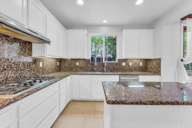 Detail Gallery Image 22 of 75 For 880 Summer Moon Rd, San Marcos,  CA 92078 - 4 Beds | 3/1 Baths