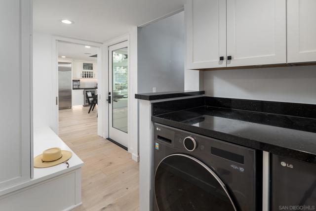 7570 Cabrillo Ave, La Jolla CA: https://media.crmls.org/mediaz/fdb7fa01-4c5e-4adf-b128-2d6bd662ae7f.jpg