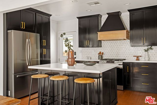4313 W 59th Street, Los Angeles CA: https://media.crmls.org/mediaz/fdb8038c-9169-49c0-853c-3be03811e780.jpg