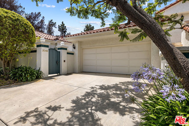 2046 Palisades Drive, Pacific Palisades CA: https://media.crmls.org/mediaz/fdb889f4-f655-4687-82d0-5aa837cbfdfb.jpg