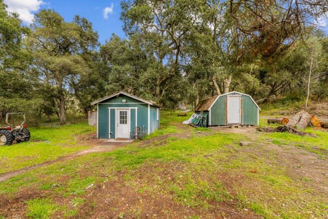 28750 Underwood Road, Salinas CA: https://media.crmls.org/mediaz/fdb8a684-f02b-4262-a5a5-5a0489ccd2d8.jpg