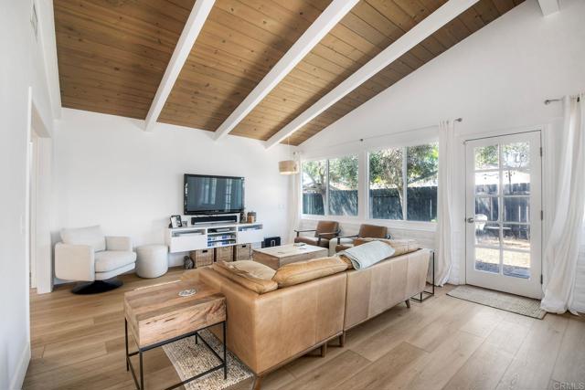 Detail Gallery Image 6 of 20 For 920 Morse St, Oceanside,  CA 92054 - 3 Beds | 2 Baths