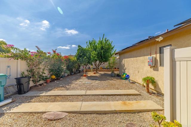 27367 El Cajon Lane, Menifee CA: https://media.crmls.org/mediaz/fdb91f44-24bb-4cd6-b0c4-d6ae849880b7.jpg