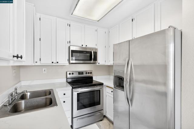 15 Glenwood, Hercules CA: https://media.crmls.org/mediaz/fdb96446-5d65-446e-9160-82e9a969a312.jpg