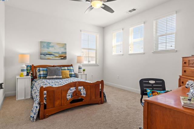 4440 Pine Mountain Way, Dublin CA: https://media.crmls.org/mediaz/fdb9e02b-5716-4fd4-b5d7-e23e4a1635d7.jpg