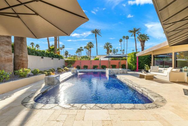 45371 Rancho Palmeras Drive, Indian Wells CA: https://media.crmls.org/mediaz/fdb9fe96-6f23-4e48-b5aa-4ec2bbe9c955.jpg
