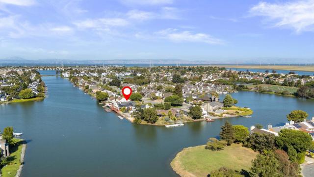 559 Marlin Court, Redwood City CA: https://media.crmls.org/mediaz/fdba060f-650f-452f-bdb2-27ca32f42aaf.jpg