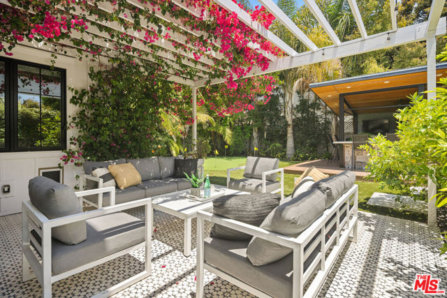 3520 Butler Avenue, Los Angeles CA: https://media.crmls.org/mediaz/fdbaae3a-9f04-4e7d-be77-7323030e86d2.jpg