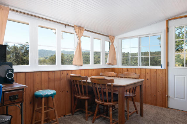 250 Verde Oak Drive, Oak View CA: https://media.crmls.org/mediaz/fdbb2842-a763-4eb3-a80c-84ceca0f9316.jpg