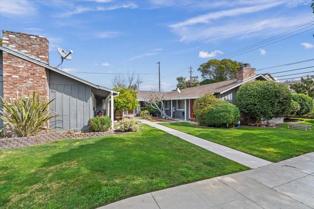 220 Loreto Street, Mountain View CA: https://media.crmls.org/mediaz/fdbb652d-9f77-4d7f-9473-b6c8703923a9.jpg