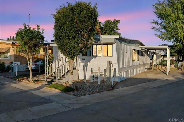 Detail Gallery Image 2 of 29 For 1174 E Main St #103,  El Cajon,  CA 92021 - 2 Beds | 1 Baths