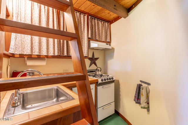 32450 32450 Simpson Lane, Fort Bragg CA: https://media.crmls.org/mediaz/fdbbde09-63e6-4eab-98ba-d785f7ce381d.jpg