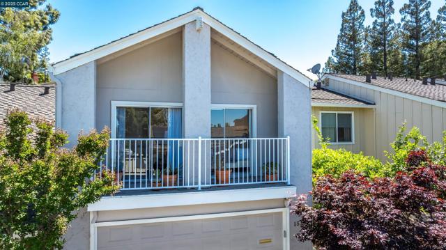 1513 Siskiyou Dr, Walnut Creek CA: https://media.crmls.org/mediaz/fdbc922a-37fd-4e58-a2b2-fbbe4e2473b5.jpg