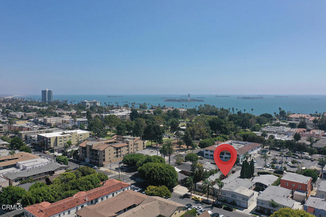 1913 E Broadway, Long Beach CA: https://media.crmls.org/mediaz/fdbcc314-b7a2-4caf-b83e-b95cc206676e.jpg