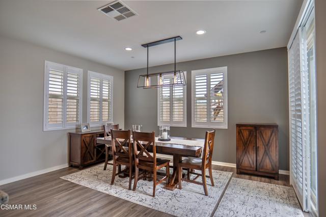 3262 Jacinto Court, Simi Valley CA: https://media.crmls.org/mediaz/fdbd0301-f660-4716-b697-dd31b04fcb31.jpg