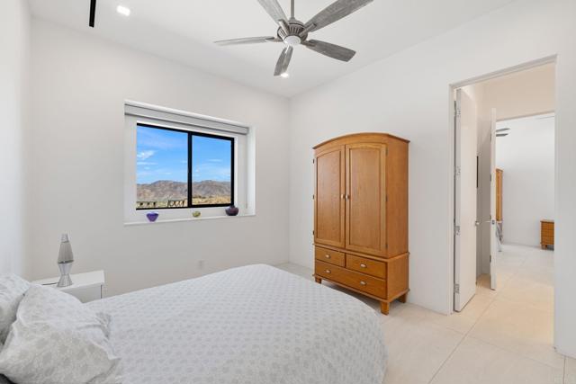 Image 16 of 31 For 71260 Oasis Trail