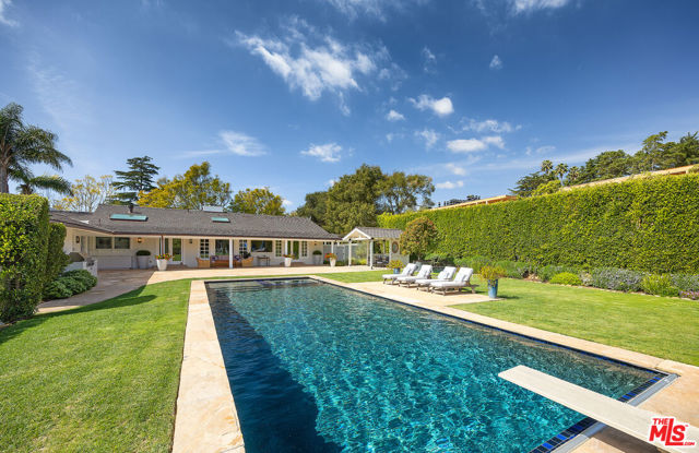 608 Stone Meadow Lane, Santa Barbara CA: https://media.crmls.org/mediaz/fdbda5b6-adef-4700-89f9-96dd95eb28d7.jpg