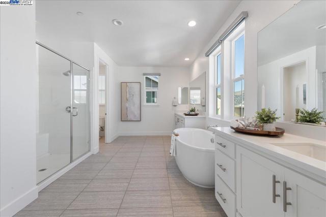 4058 Chalk Hill Way, Dublin CA: https://media.crmls.org/mediaz/fdbdfc71-aafa-450e-9786-f8b38d01c6f5.jpg