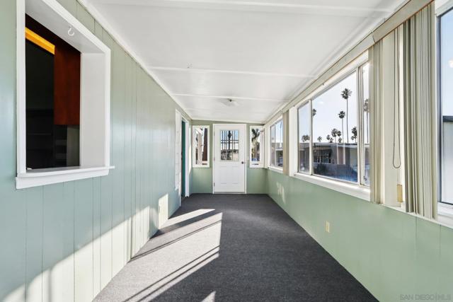 1215 Anchors Way Drive, Ventura CA: https://media.crmls.org/mediaz/fdbe3429-3ccd-4eef-b310-9abdcc84b2e4.jpg