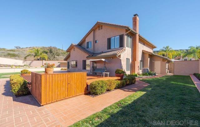 672 Chateau Place, Escondido CA: https://media.crmls.org/mediaz/fdbea585-c746-4cb3-b267-5bf2f07dcbac.jpg