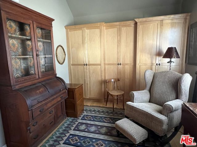 28711 Pacific Coast Highway, Malibu CA: https://media.crmls.org/mediaz/fdbf1a50-fbc7-4821-949e-a5581ab543d2.jpg