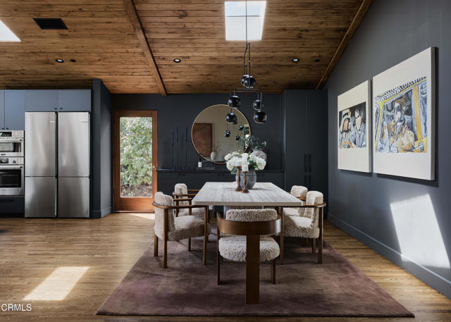 Detail Gallery Image 17 of 44 For 12406 La Maida St St, Los Angeles,  CA 91607 - 4 Beds | 4/1 Baths