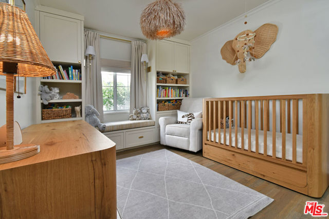 18033 Rosita Street, Encino CA: https://media.crmls.org/mediaz/fdc1e3b1-5323-44fa-8030-589f0fede217.jpg