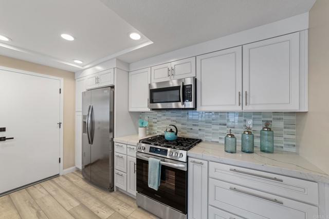 Detail Gallery Image 17 of 75 For 4913 Icaria Way, Oceanside,  CA 92056 - 2 Beds | 2/1 Baths