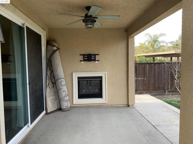 8047 Westport Circle, Discovery Bay CA: https://media.crmls.org/mediaz/fdc42ea7-3fc1-42ae-aa2e-c82a08feedda.jpg