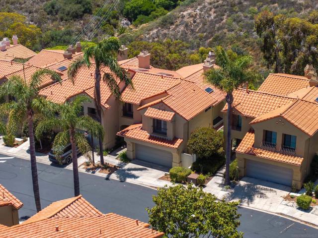 1466 Caminito Solidago, La Jolla CA: https://media.crmls.org/mediaz/fdc44f9b-d94e-4a49-8deb-148d9b369bff.jpg