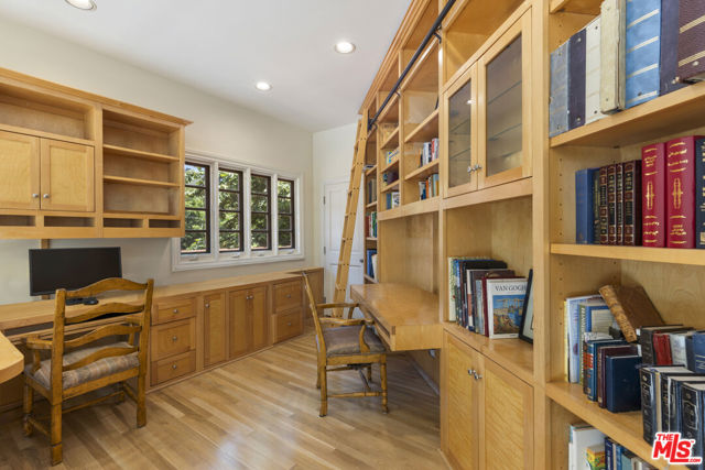 3265 Mandeville Canyon Road, Los Angeles CA: https://media.crmls.org/mediaz/fdc4660c-7048-4fbc-a918-de5724f15e7f.jpg