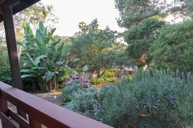 3216 Fair Oaks Ln, Spring Valley CA: https://media.crmls.org/mediaz/fdc48630-1507-4405-9b1c-6ad293c8c211.jpg