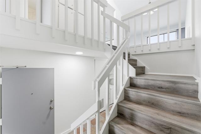 2388 Altisma Way, Carlsbad CA: https://media.crmls.org/mediaz/fdc48974-53f6-4e4f-8a42-94e99aaf6b74.jpg