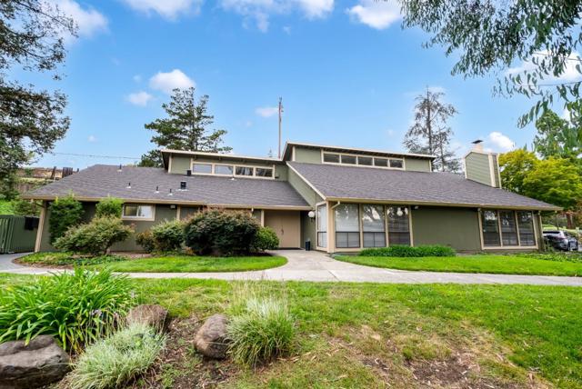 99 Timber Cove, Campbell CA: https://media.crmls.org/mediaz/fdc4fee3-c1b8-41db-8874-9299390c9c6f.jpg