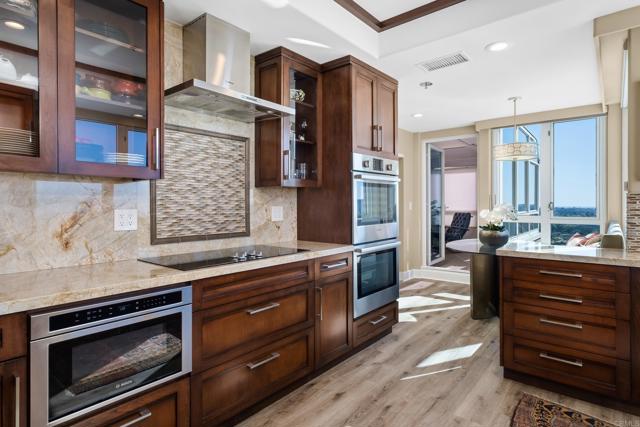 Detail Gallery Image 6 of 46 For 3890 Nobel Dr #2102,  San Diego,  CA 92122 - 2 Beds | 2/1 Baths